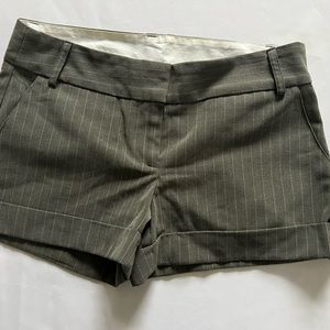 Women shorts. Size 5. Low rise.